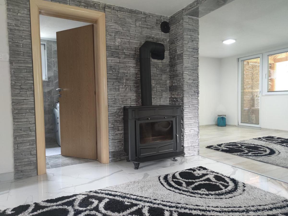Apartman Amina-Ahmad Vinac-Яйце Екстериор снимка